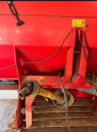 Pulvérisateur et distributeur à engrais KUHN MDS 1132