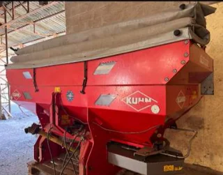 Pulvérisateur et distributeur à engrais KUHN MDS 1132