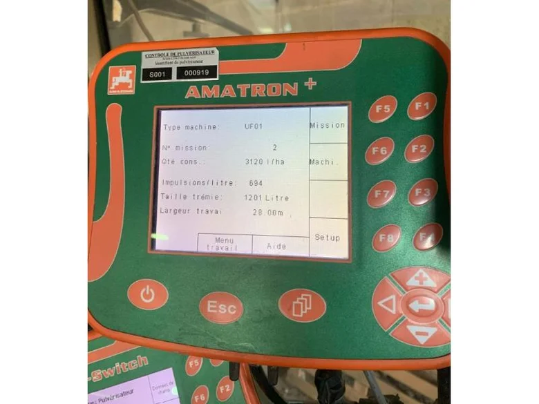Pulvérisateur et distributeur à engrais AMAZONE UF 1201
