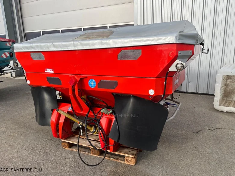 Pulvérisateur et distributeur à engrais KUHN AXIS 401