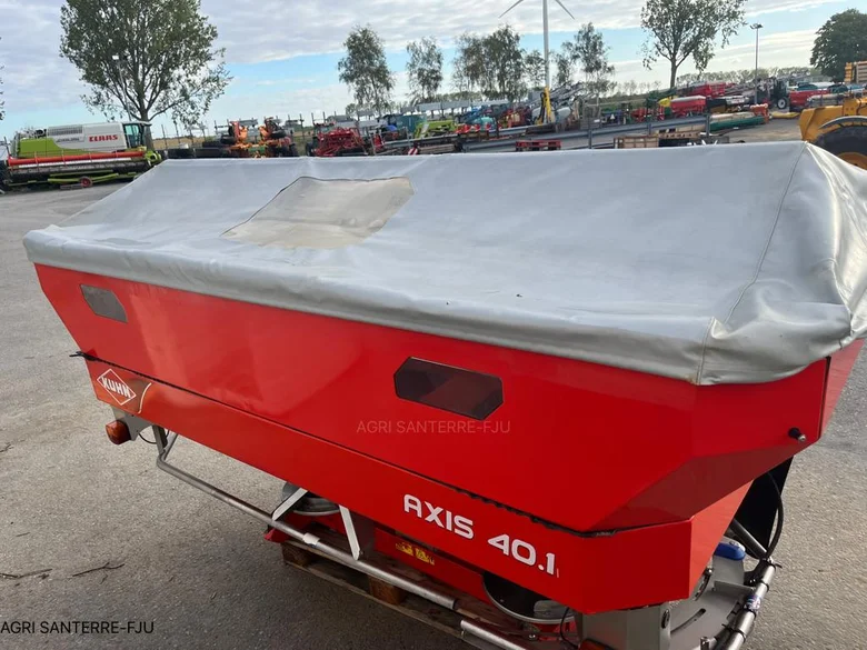Pulvérisateur et distributeur à engrais KUHN AXIS 401