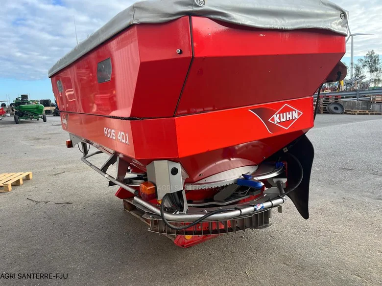 Pulvérisateur et distributeur à engrais KUHN AXIS 401