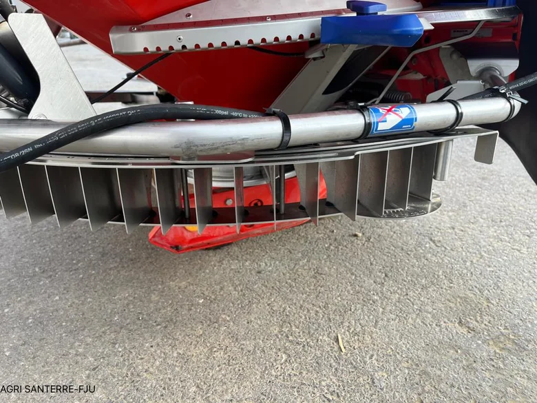 Pulvérisateur et distributeur à engrais KUHN AXIS 401