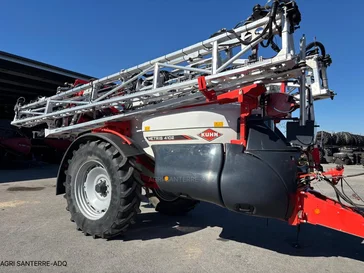 Pulvérisateur et distributeur à engrais KUHN METRIS