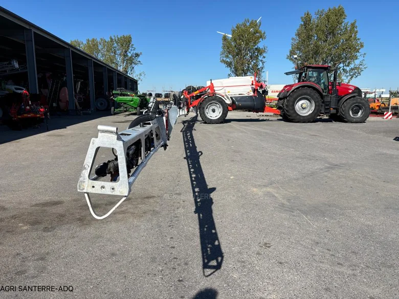 Pulvérisateur et distributeur à engrais KUHN METRIS