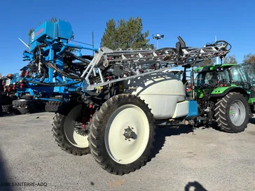 Pulvérisateur et distributeur à engrais EVRARD METEOR