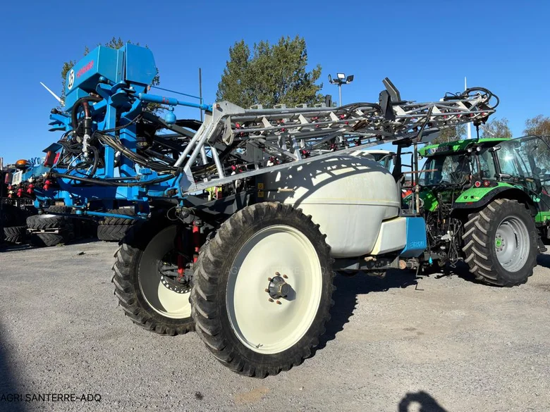 Pulvérisateur et distributeur à engrais EVRARD METEOR