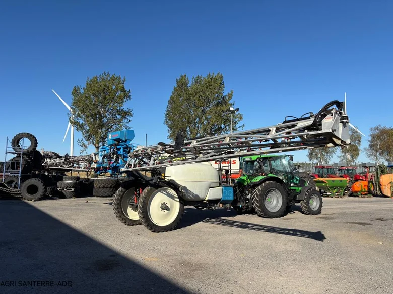 Pulvérisateur et distributeur à engrais EVRARD METEOR