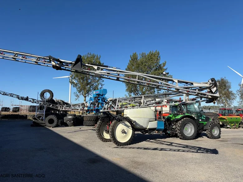 Pulvérisateur et distributeur à engrais EVRARD METEOR