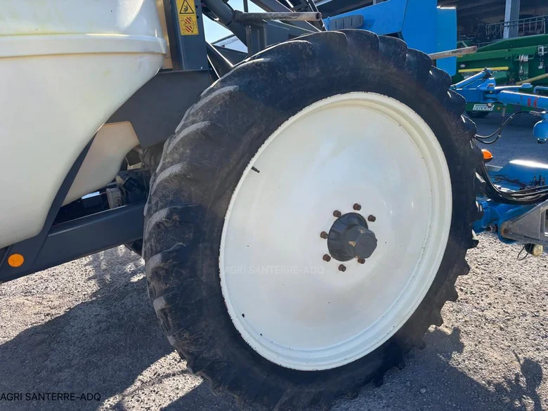 Pulvérisateur et distributeur à engrais EVRARD METEOR