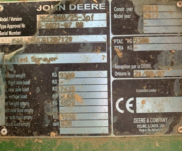 Pulvérisateur et distributeur à engrais JOHN-DEERE 840