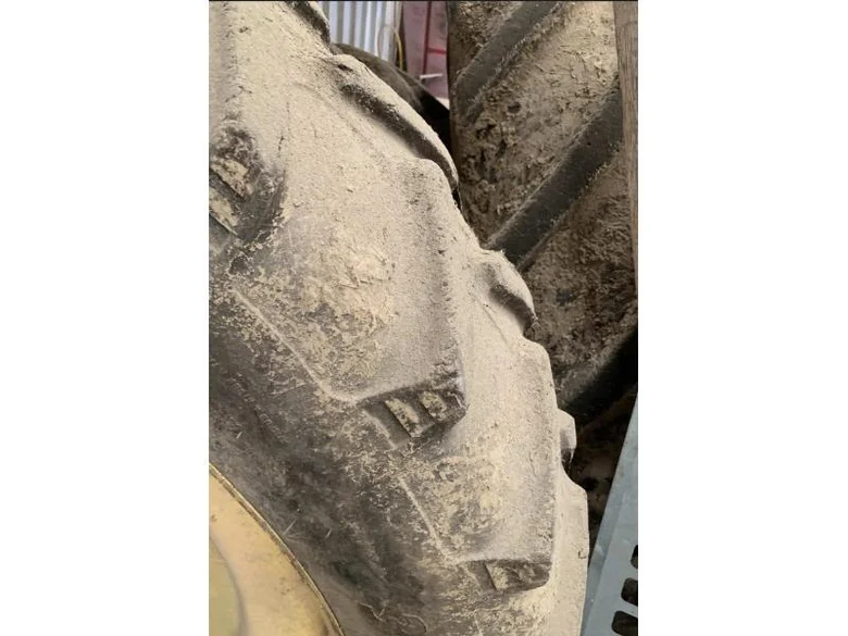 Pulvérisateur et distributeur à engrais JOHN-DEERE 840