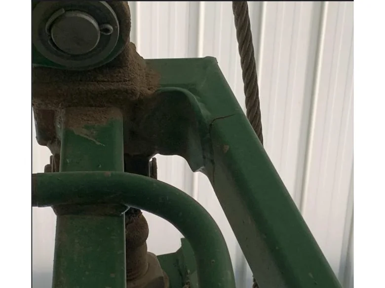 Pulvérisateur et distributeur à engrais JOHN-DEERE 840