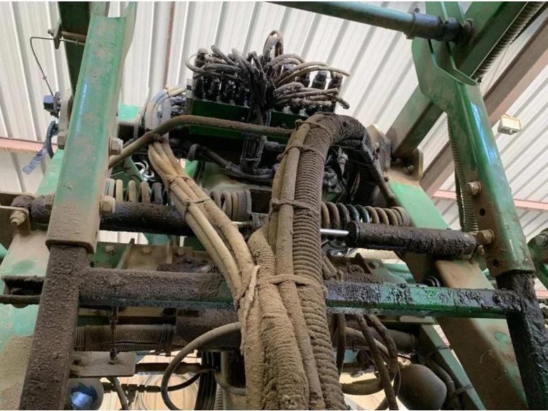 Pulvérisateur et distributeur à engrais JOHN-DEERE 840