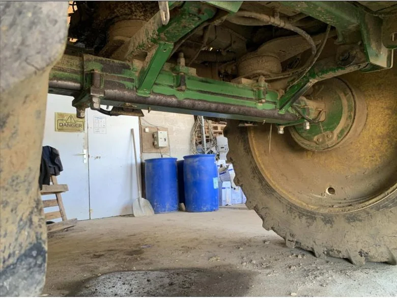 Pulvérisateur et distributeur à engrais JOHN-DEERE 840