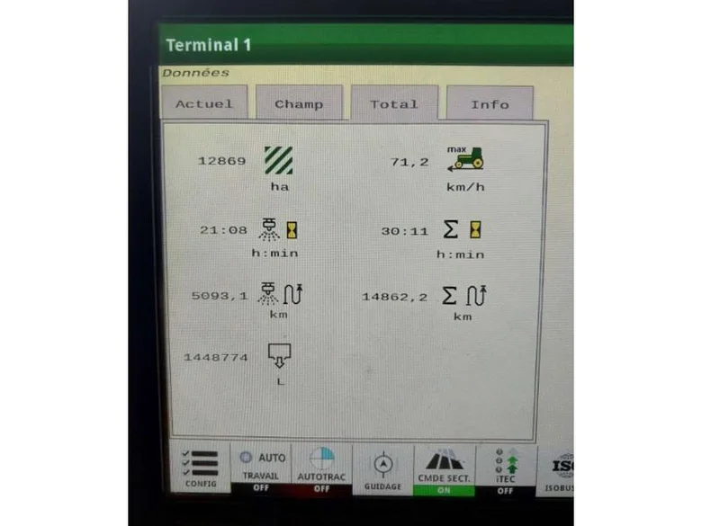 Pulvérisateur et distributeur à engrais JOHN-DEERE 840