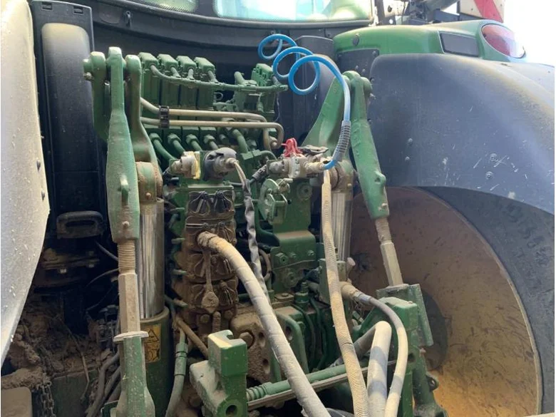 Pulvérisateur et distributeur à engrais JOHN-DEERE 840