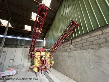 Pulvérisateur et distributeur à engrais HARDI-EVRARD MEGA