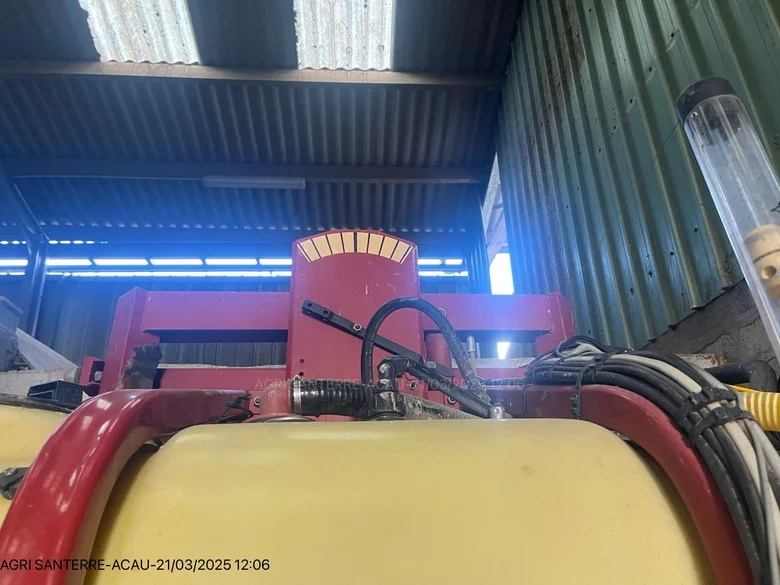 Pulvérisateur et distributeur à engrais HARDI-EVRARD MEGA