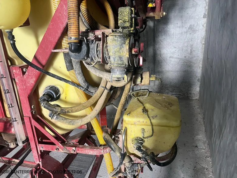 Pulvérisateur et distributeur à engrais HARDI-EVRARD MEGA