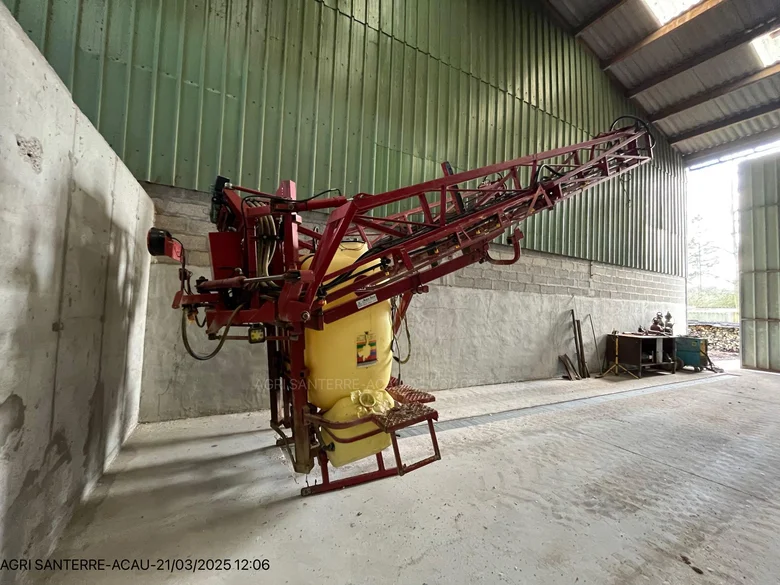 Pulvérisateur et distributeur à engrais HARDI-EVRARD MEGA