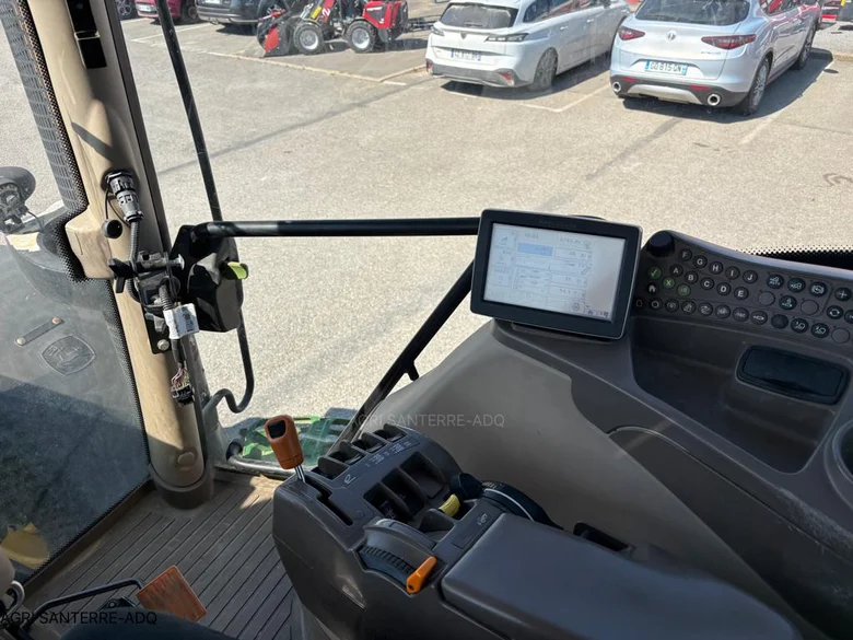 Tracteur JOHN-DEERE 6210 R