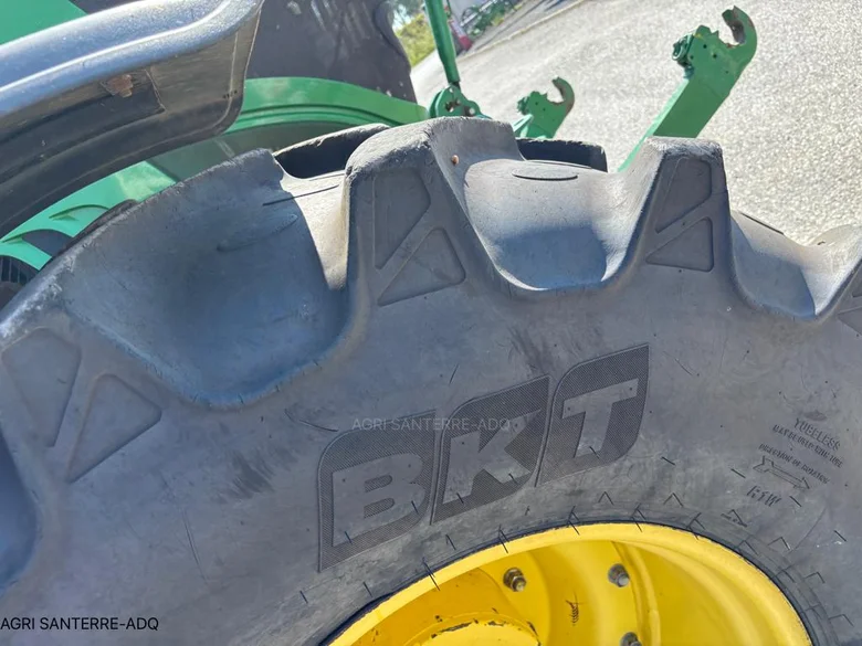 Tracteur JOHN-DEERE 6210 R
