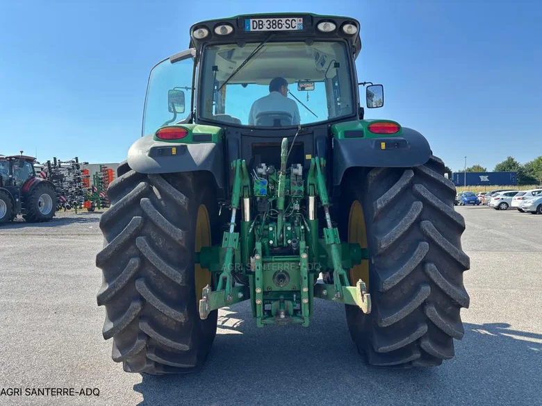 Tracteur JOHN-DEERE 6210 R