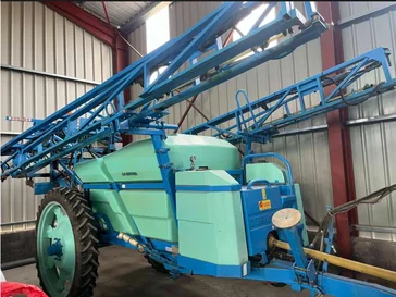 Pulvérisateur et distributeur à engrais BERTHOUD RACER