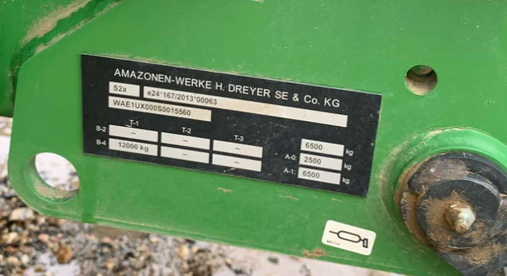 Pulvérisateur et distributeur à engrais AMAZONE UX 3200