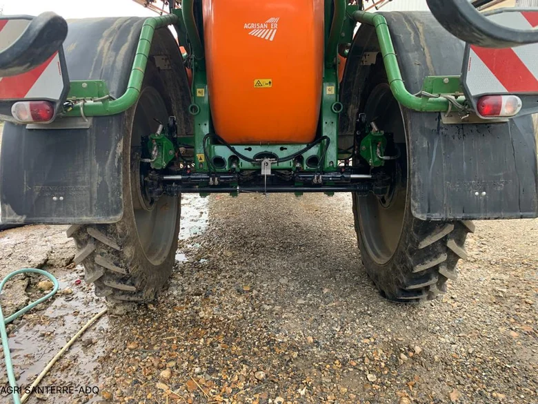 Pulvérisateur et distributeur à engrais AMAZONE UX 3200