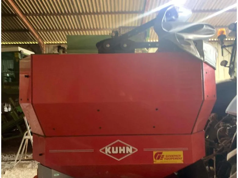 Pulvérisateur et distributeur à engrais KUHN AXIS 401