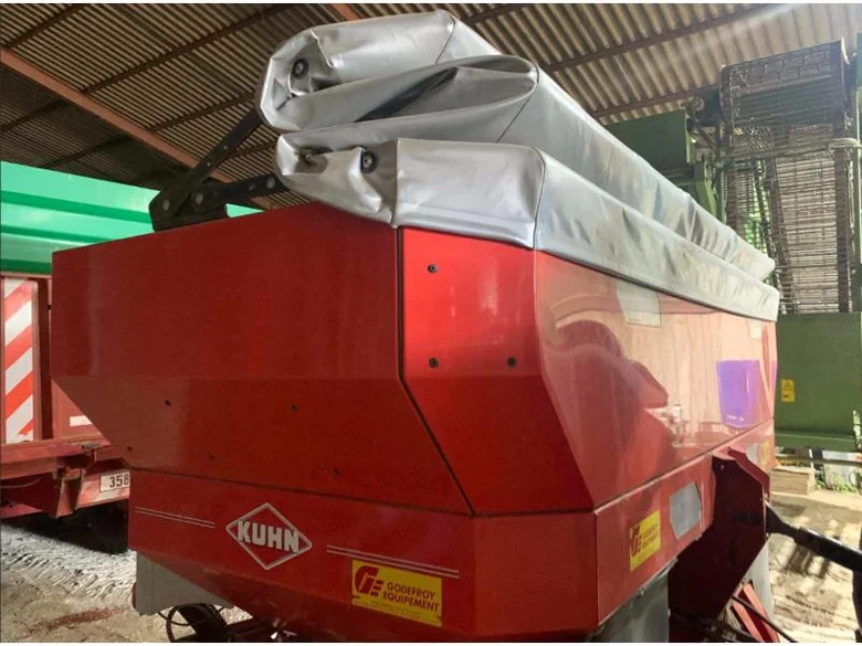 Pulvérisateur et distributeur à engrais KUHN AXIS 401