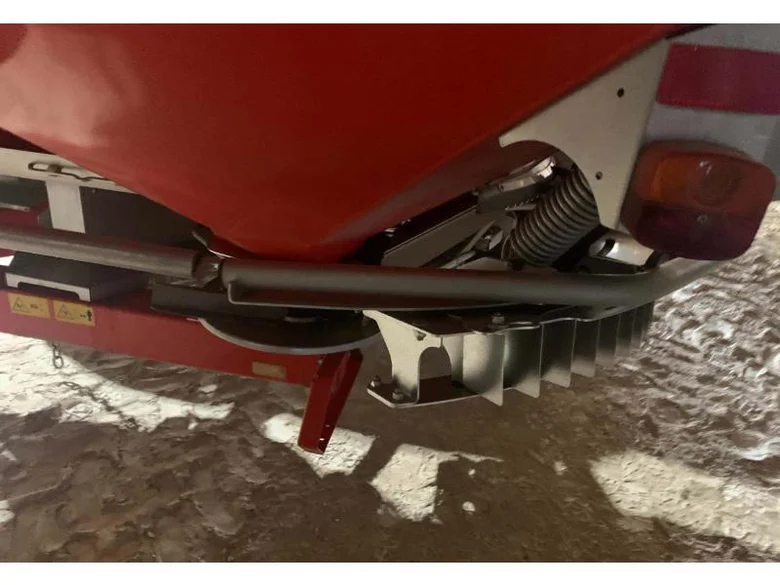 Pulvérisateur et distributeur à engrais KUHN AXIS 401