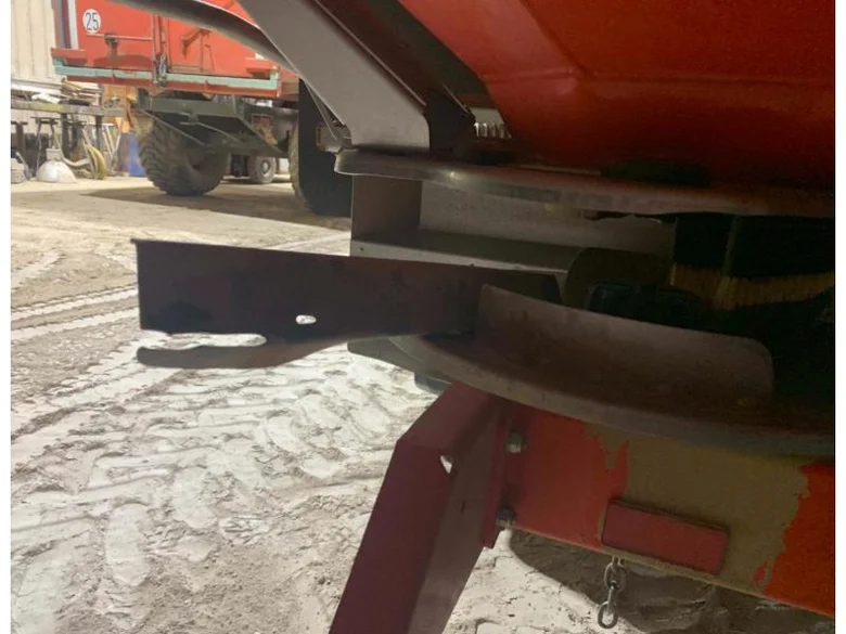 Pulvérisateur et distributeur à engrais KUHN AXIS 401