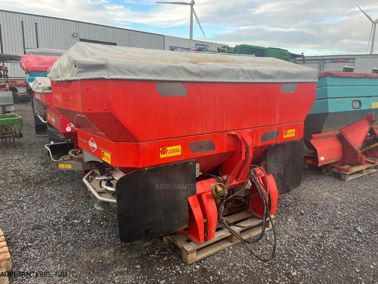 Pulvérisateur et distributeur à engrais KUHN AXIS 401