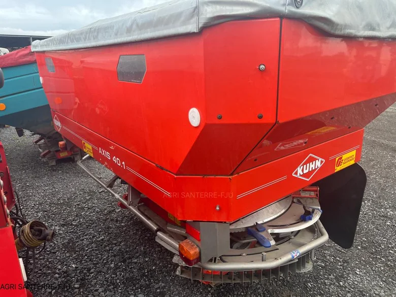Pulvérisateur et distributeur à engrais KUHN AXIS 401