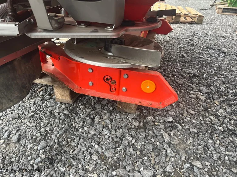 Pulvérisateur et distributeur à engrais KUHN AXIS 401